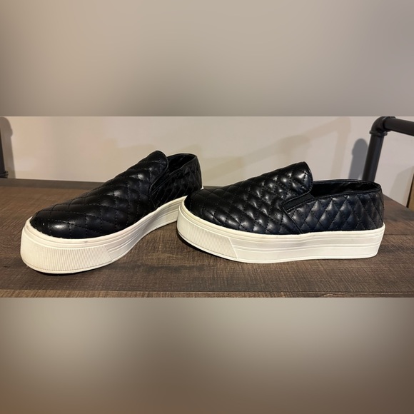 NEW Candie’s leather slip on black sneakers 8.5 - Picture 9 of 12